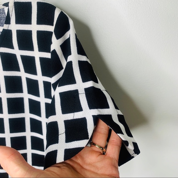 Mittoshop Black White Print Short sleeve Top Blouse Zipper Detail Size S… - Picture 3 of 7